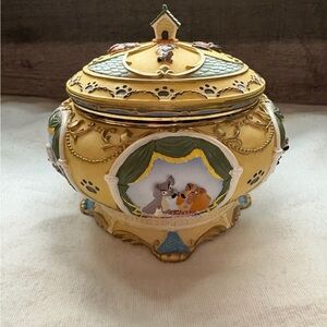 ISO!!! Lady and the tramp music box